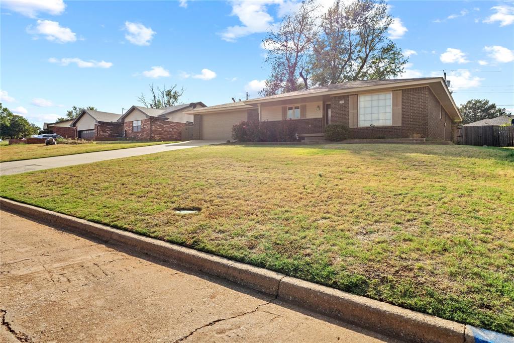 1225 N Indiana Street Property Photo 33