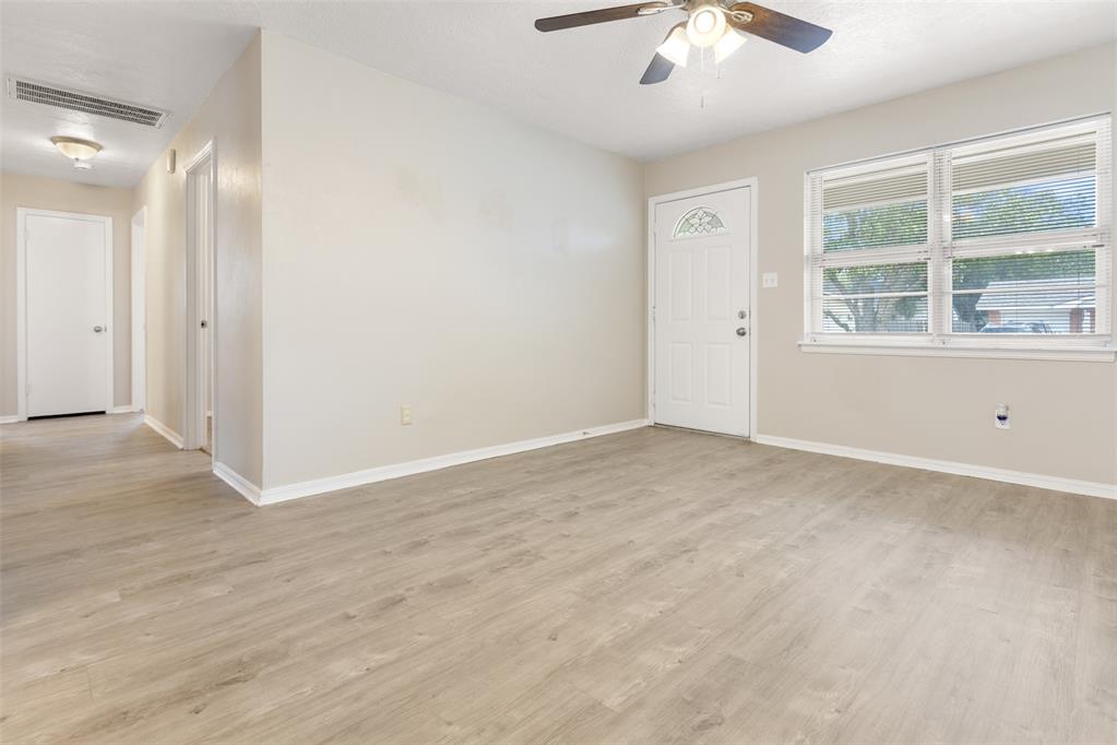 1342 Erie Avenue Property Photo 3
