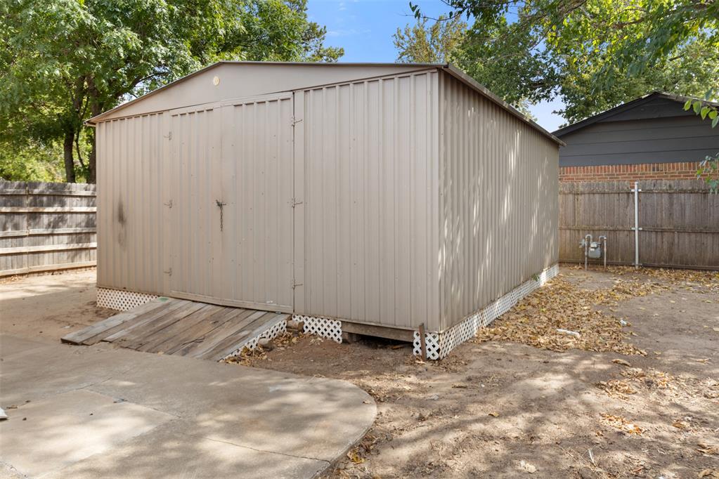 1342 Erie Avenue Property Photo 22