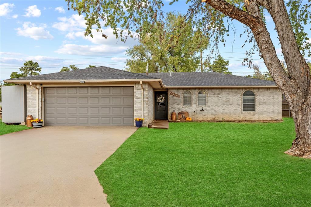 2001 E Serenade Street Property Photo 1