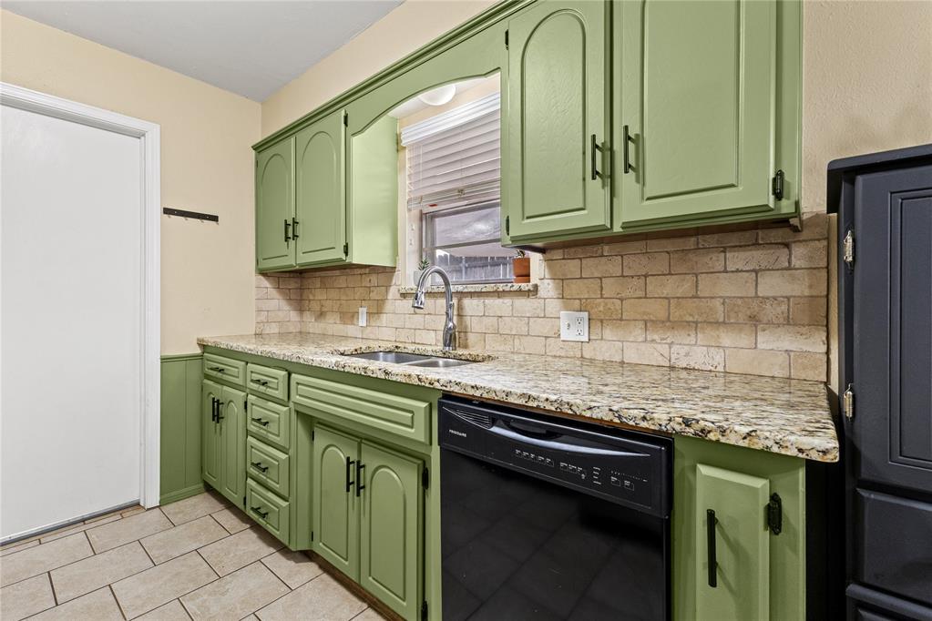 2001 E Serenade Street Property Photo 10