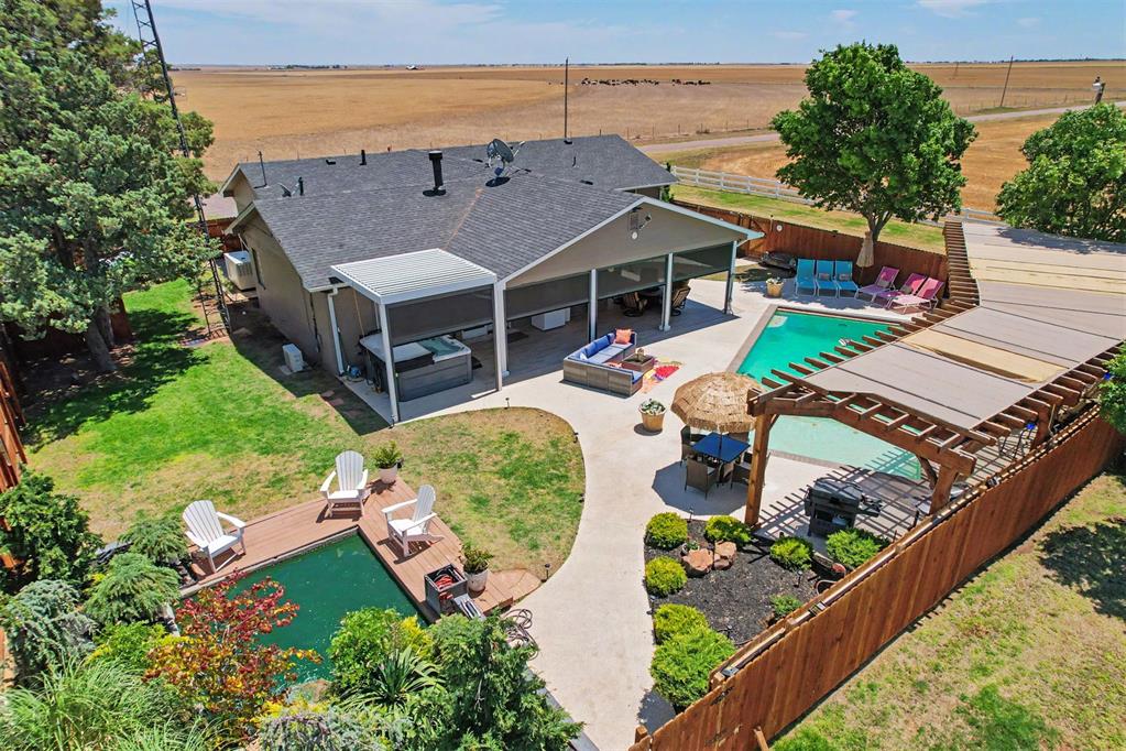 15785 N 1700 Road Property Photo 2