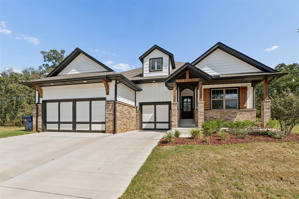 14108 Willow Lane Property Photo 3