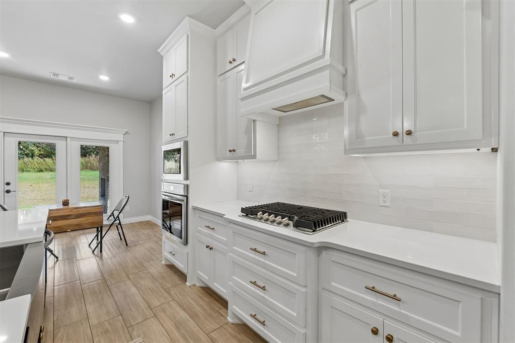 14108 Willow Lane Property Photo 14
