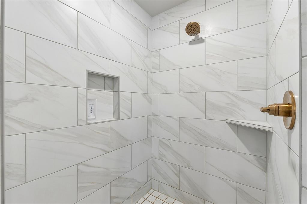 14108 Willow Lane Property Photo 21