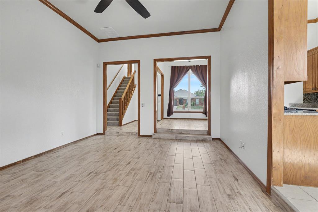 9301 Buttonwood Avenue Property Photo 4