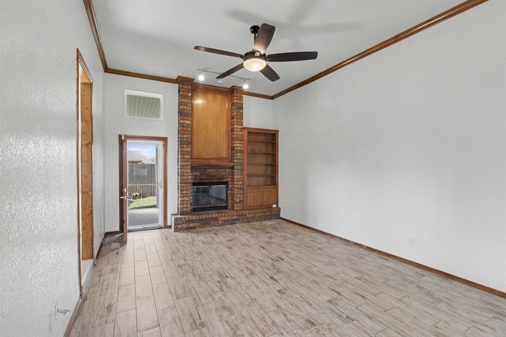 9301 Buttonwood Avenue Property Photo 5