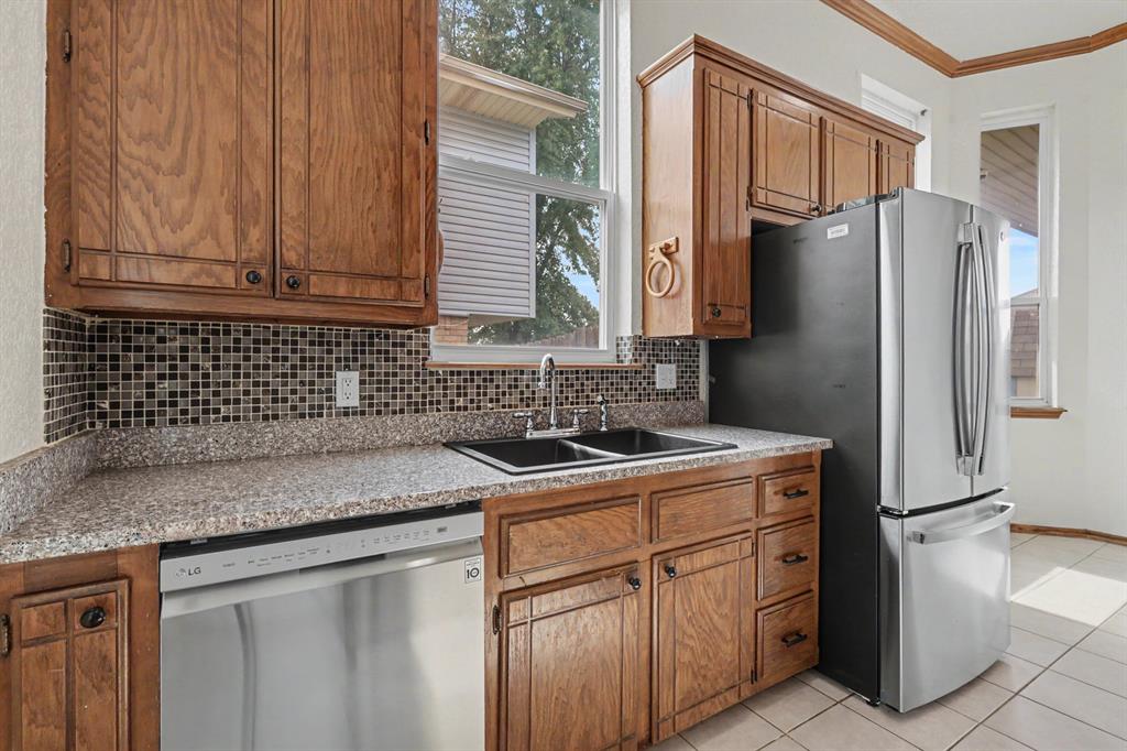 9301 Buttonwood Avenue Property Photo 9