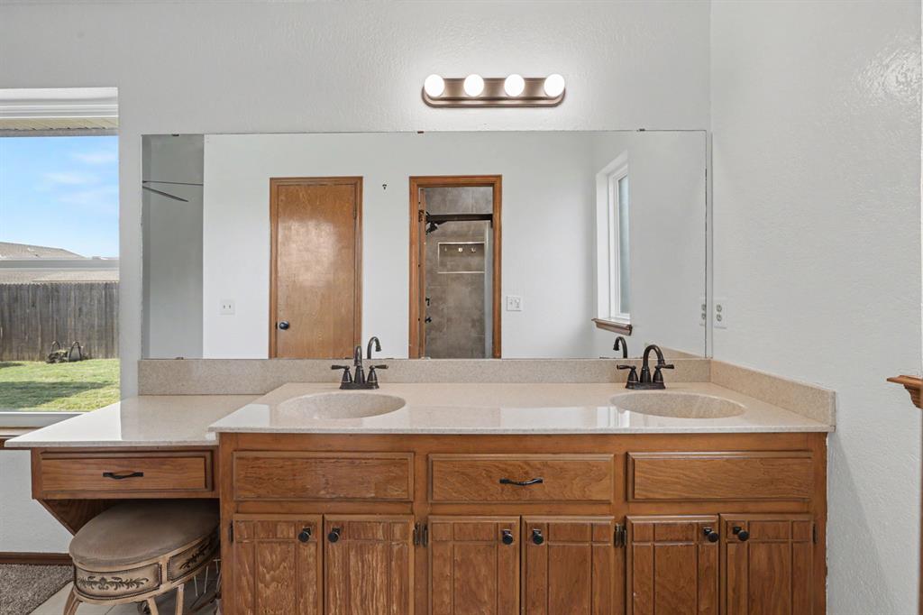 9301 Buttonwood Avenue Property Photo 13