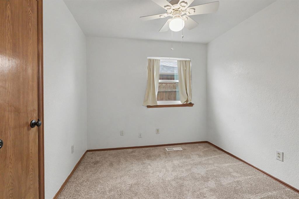 9301 Buttonwood Avenue Property Photo 15