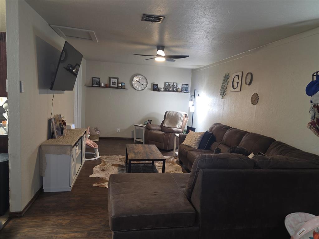 205 Mark Avenue Property Photo 4