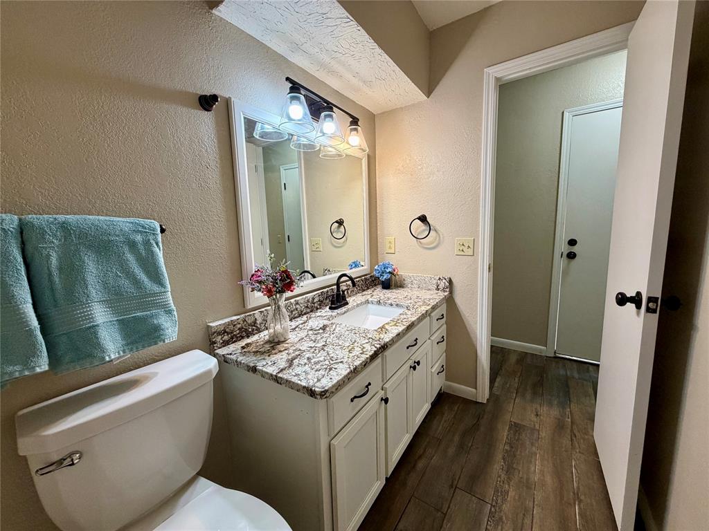 1102 Walnut Street Property Photo 5
