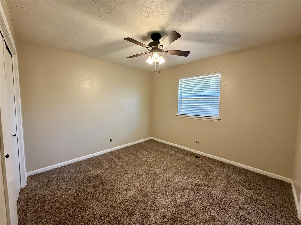 1102 Walnut Street Property Photo 9
