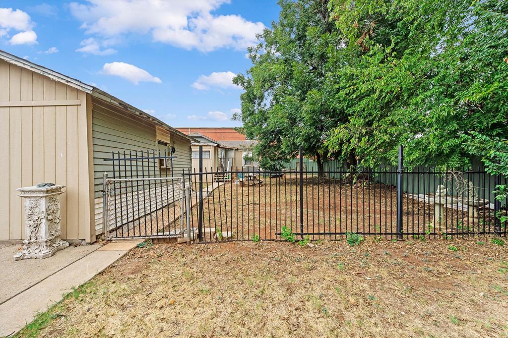 1434 Sw 28th Street Property Photo 1