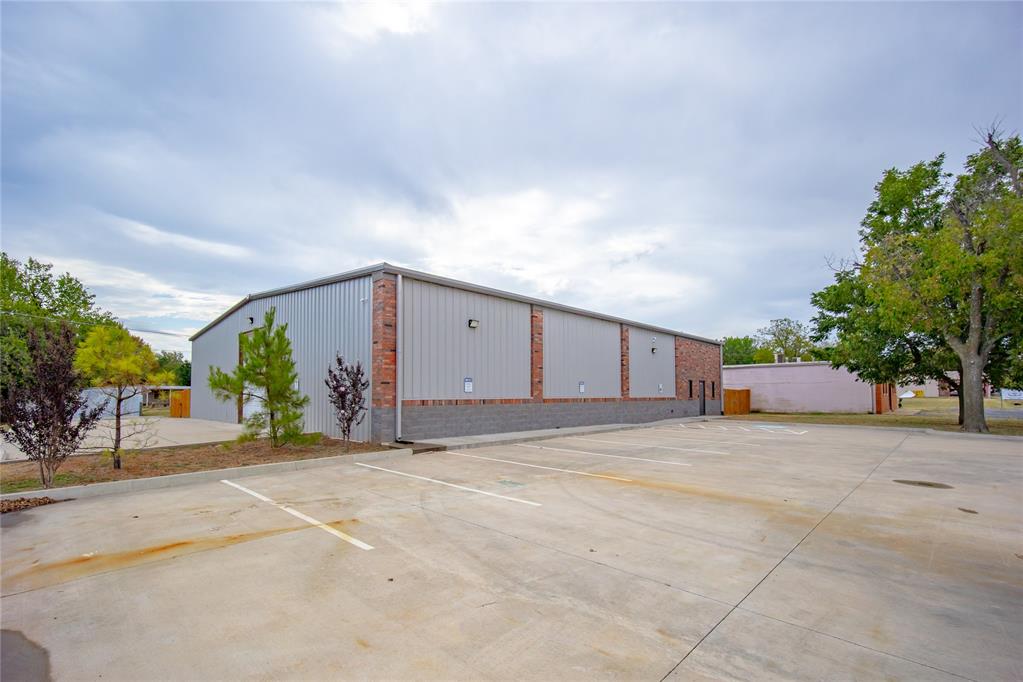 6800 Main Street Property Photo 2