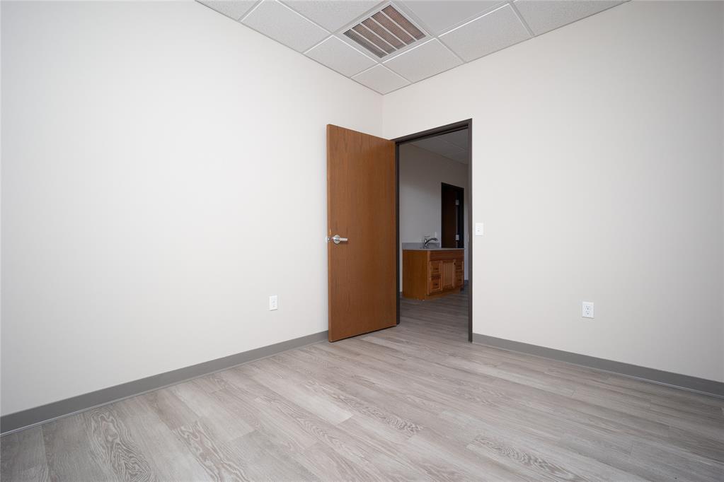 6800 Main Street Property Photo 15