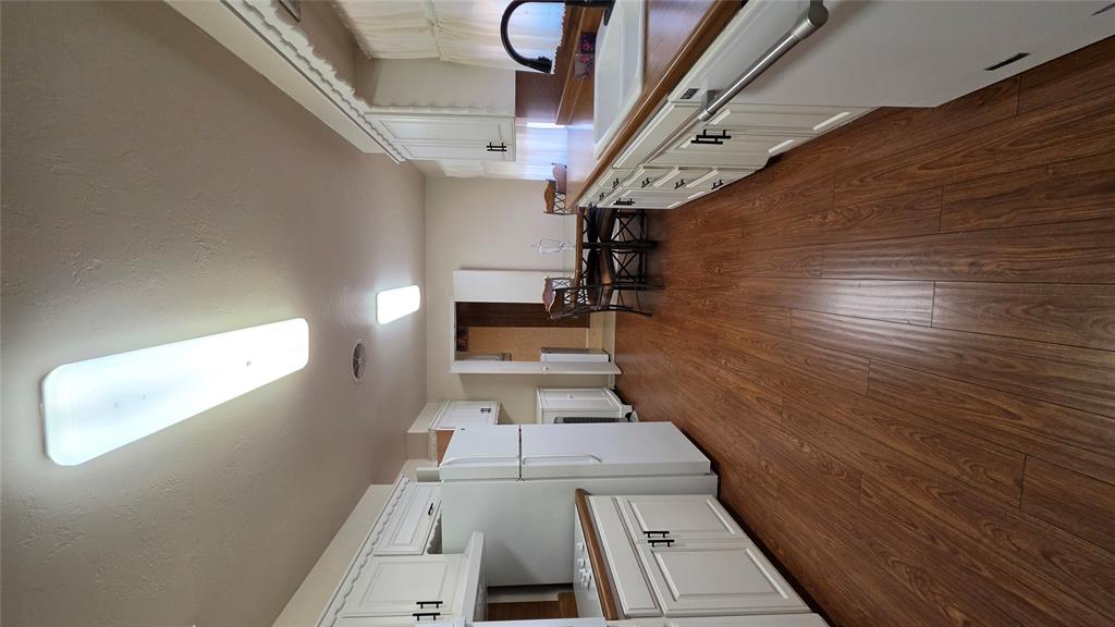 2800 N Dornick Drive Property Photo 24