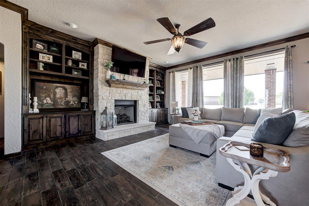 203 Raye Place Property Photo 4