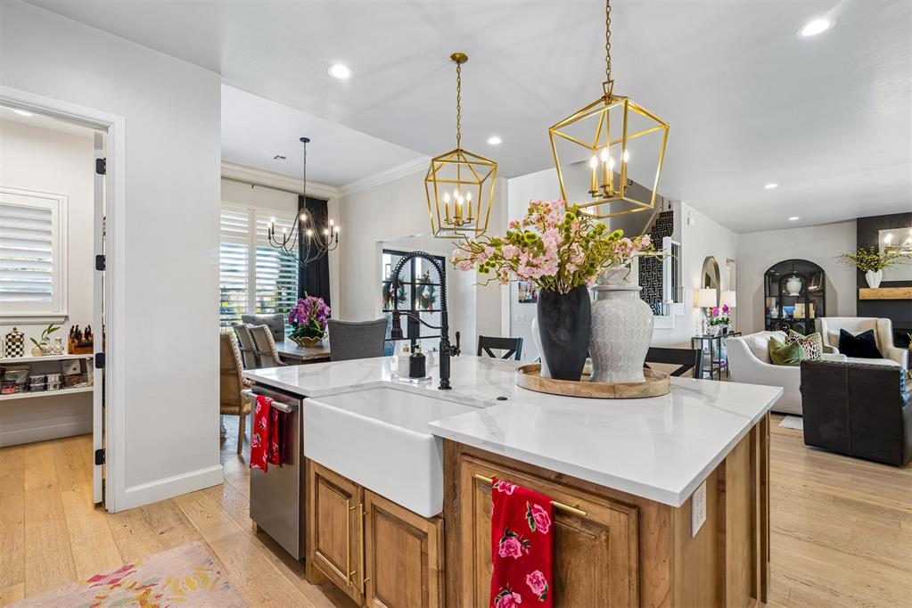 201 Saint Claire Drive Property Photo 8