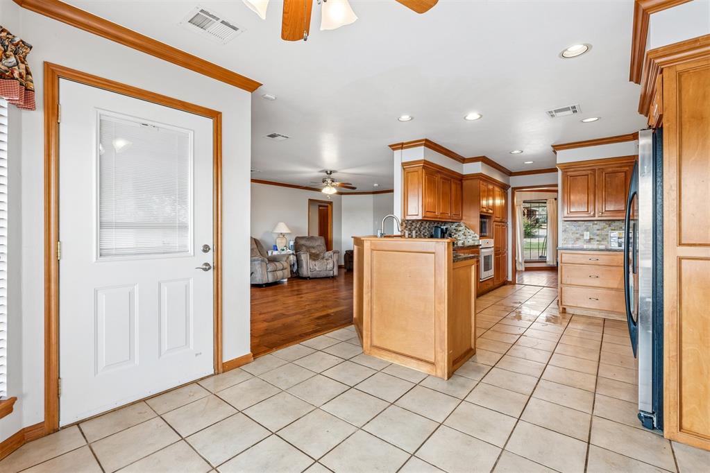 1629 Canyon Bluff Road Property Photo 8