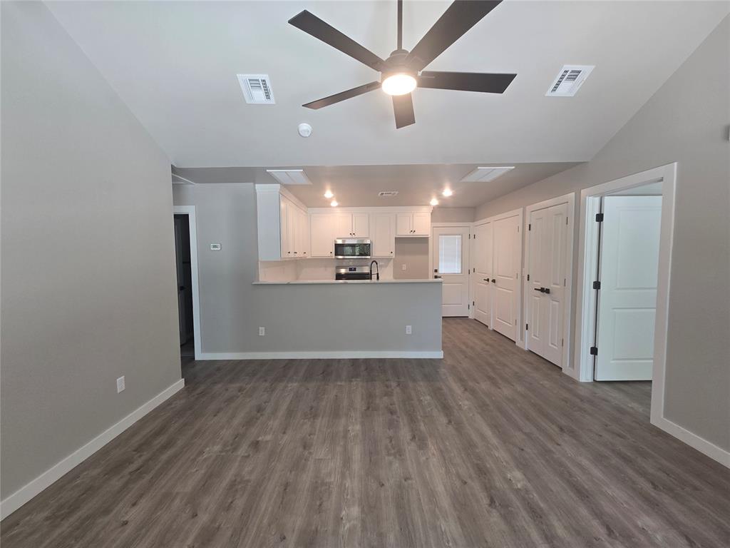 1304 E Margaret Street Property Photo 3