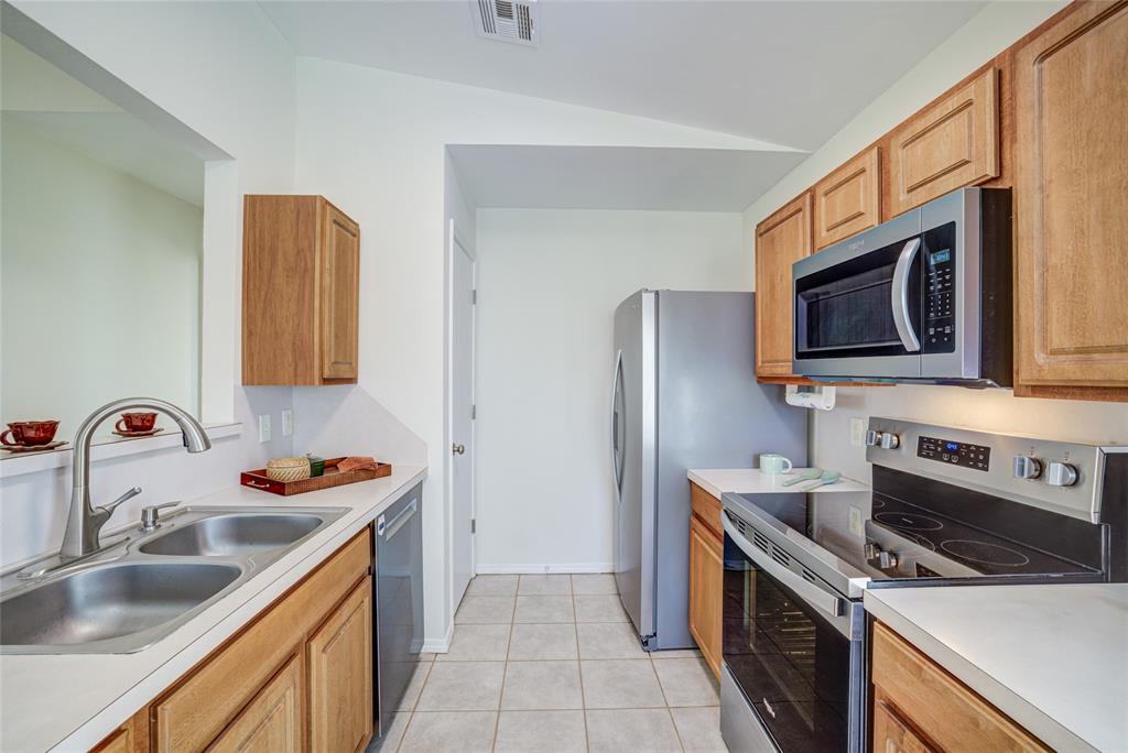 524 English Elm Lane Property Photo 14
