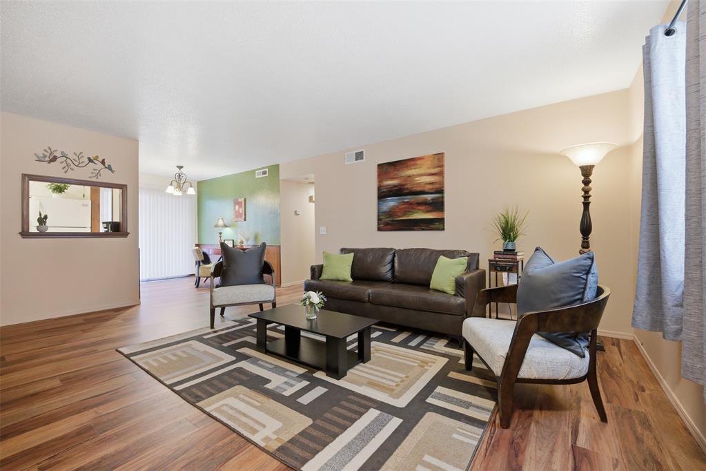 11307 N May Avenue D Property Photo 4