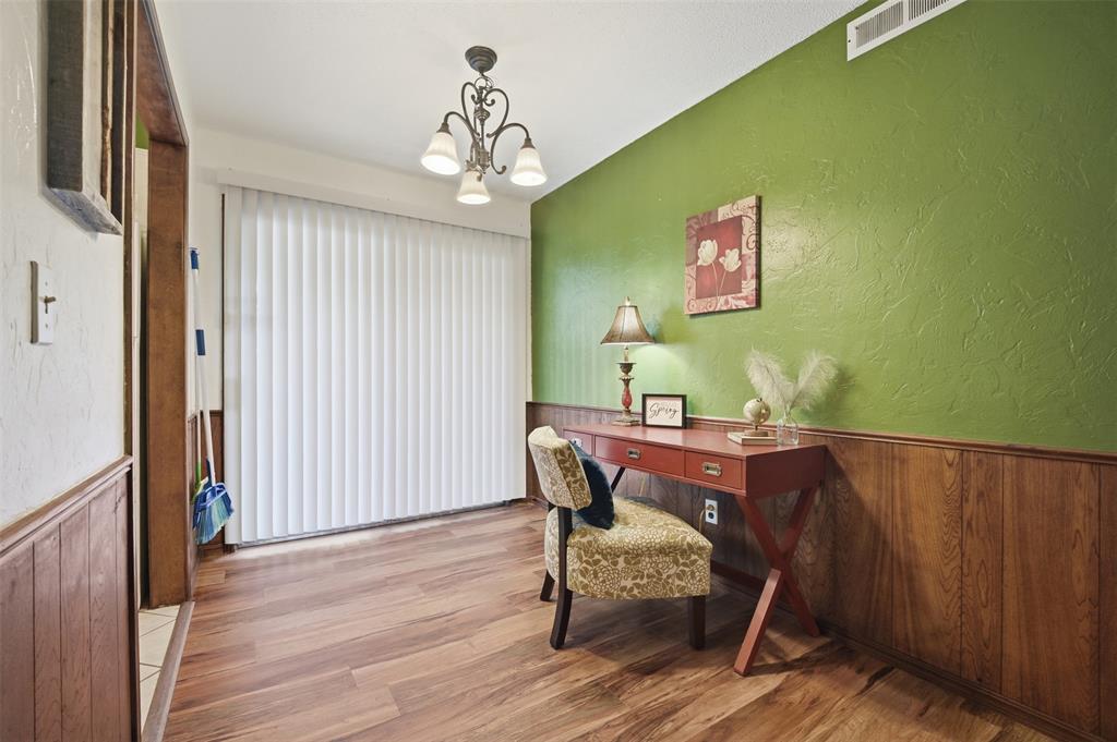 11307 N May Avenue D Property Photo 6