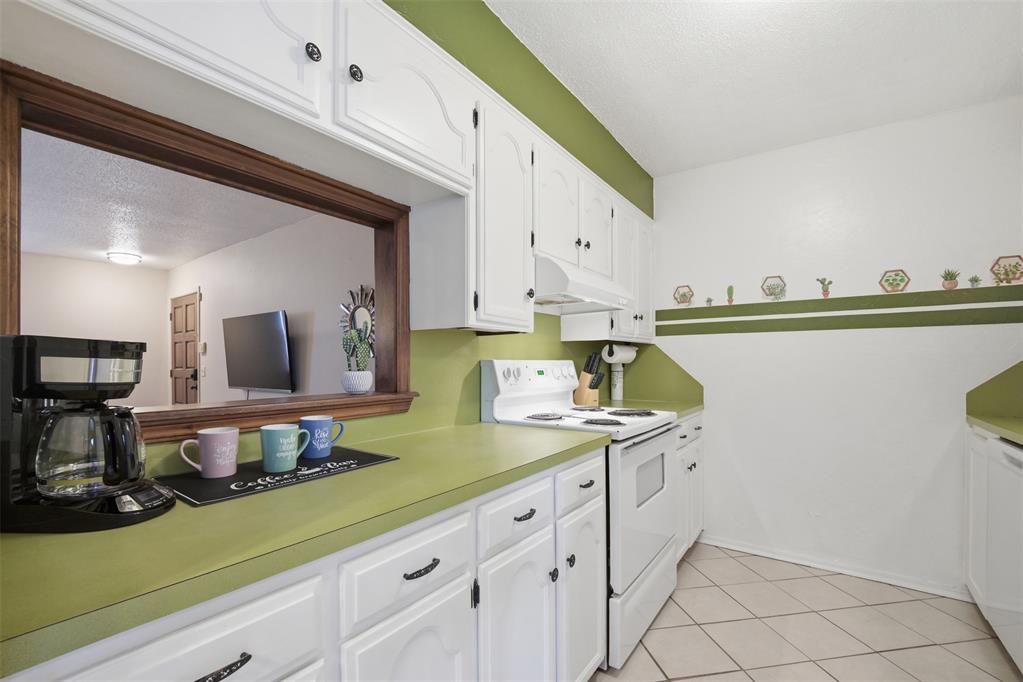 11307 N May Avenue D Property Photo 9