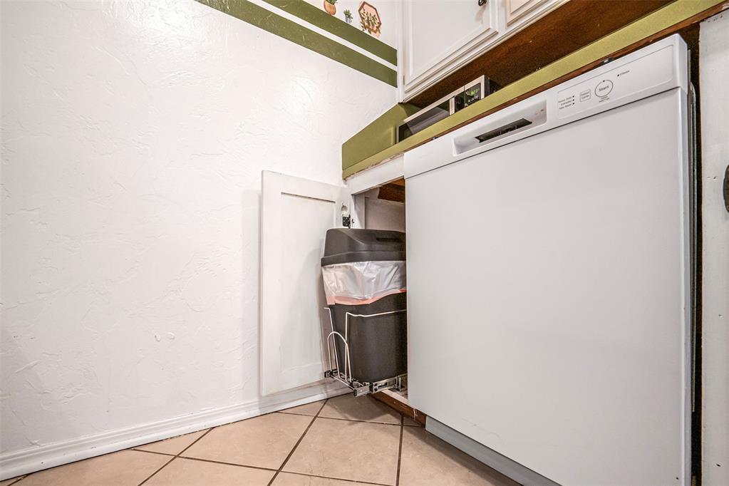 11307 N May Avenue D Property Photo 15