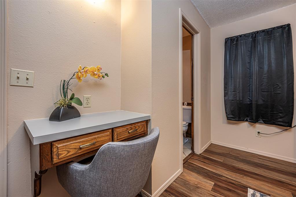 11307 N May Avenue D Property Photo 19