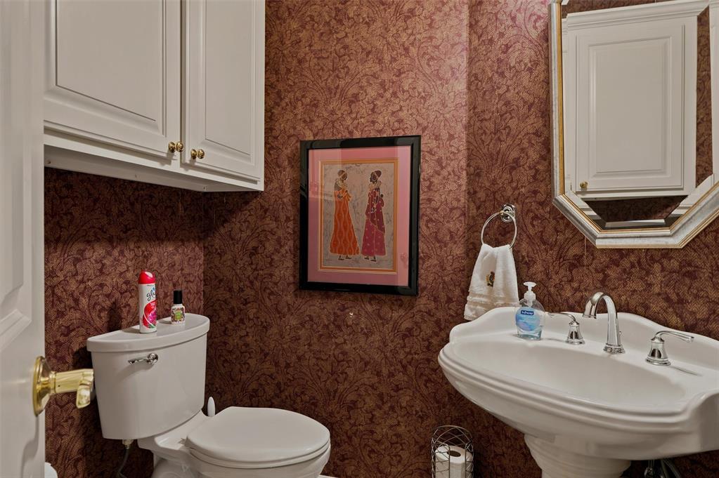 3008 Viewmont Court Property Photo 18