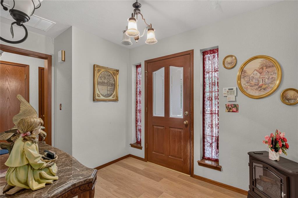 18233 Sierra Lane Property Photo 6