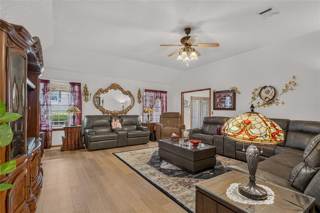 18233 Sierra Lane Property Photo 7