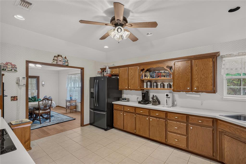 18233 Sierra Lane Property Photo 13