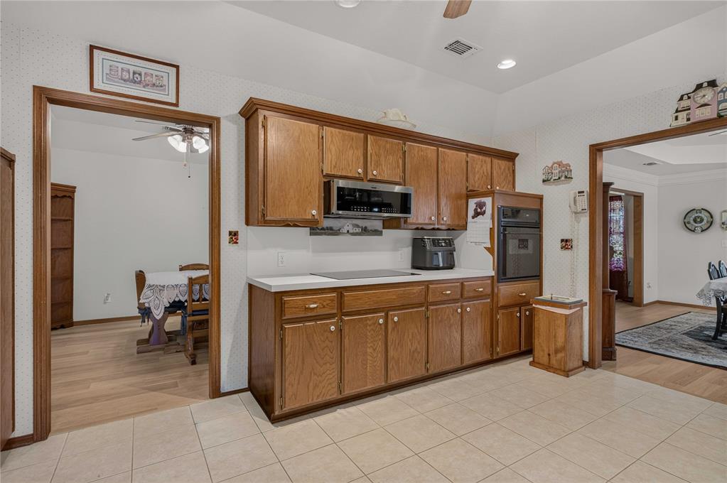 18233 Sierra Lane Property Photo 17