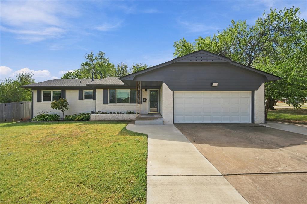 2000 S Boulevard Property Photo 1