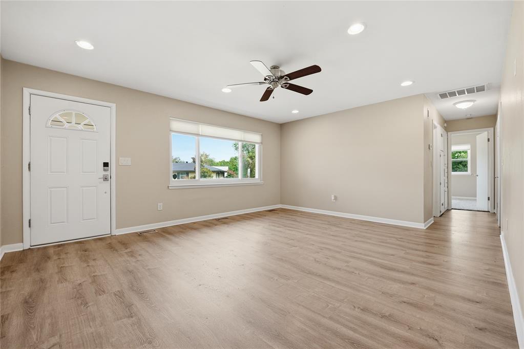2000 S Boulevard Property Photo 4