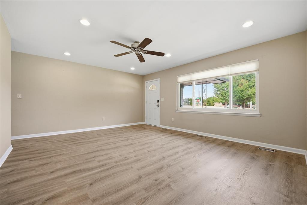 2000 S Boulevard Property Photo 5