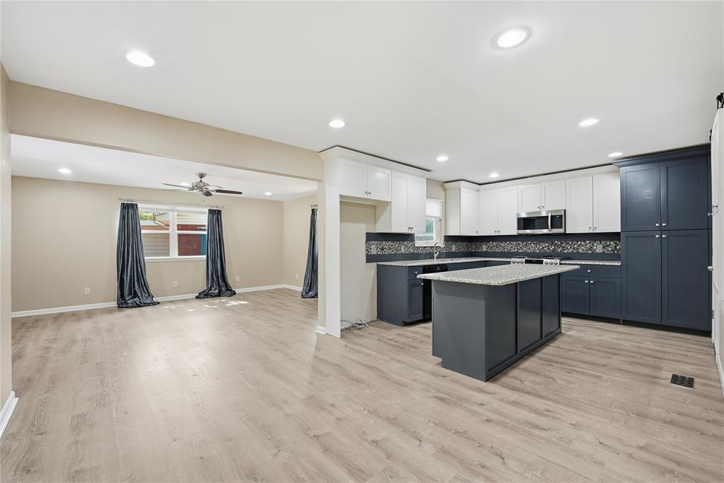2000 S Boulevard Property Photo 9