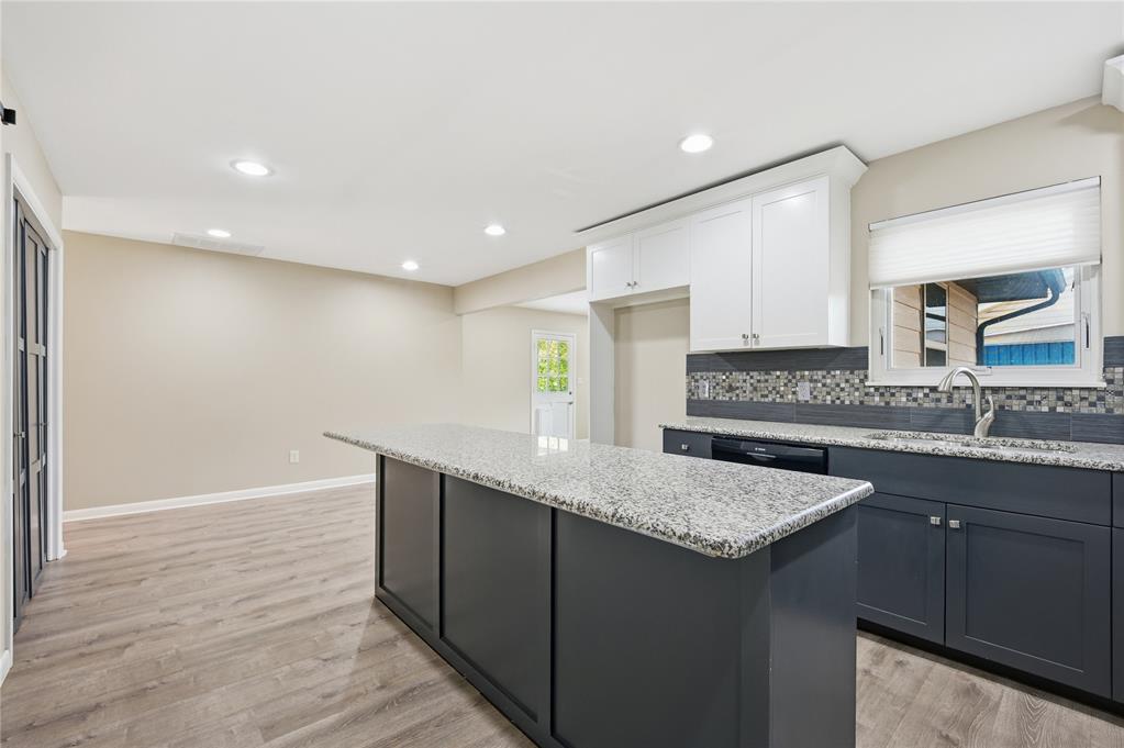 2000 S Boulevard Property Photo 10