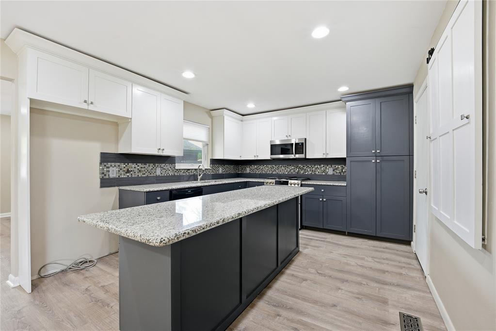 2000 S Boulevard Property Photo 11