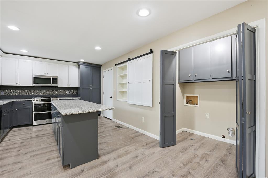 2000 S Boulevard Property Photo 12