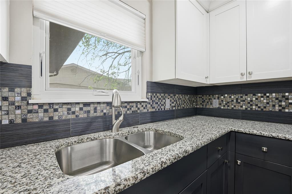 2000 S Boulevard Property Photo 13