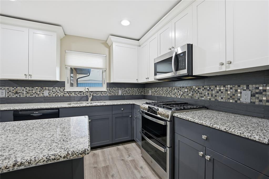 2000 S Boulevard Property Photo 16