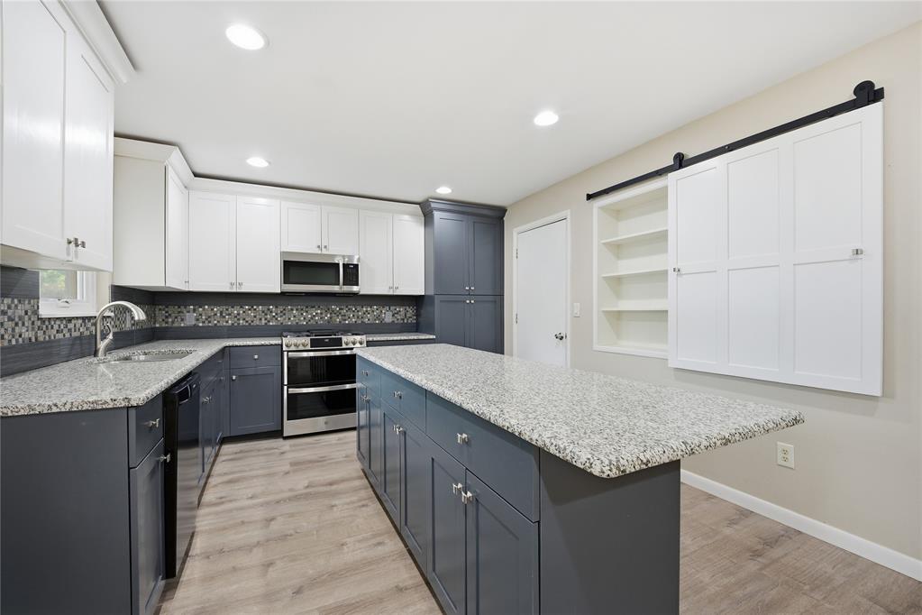 2000 S Boulevard Property Photo 17