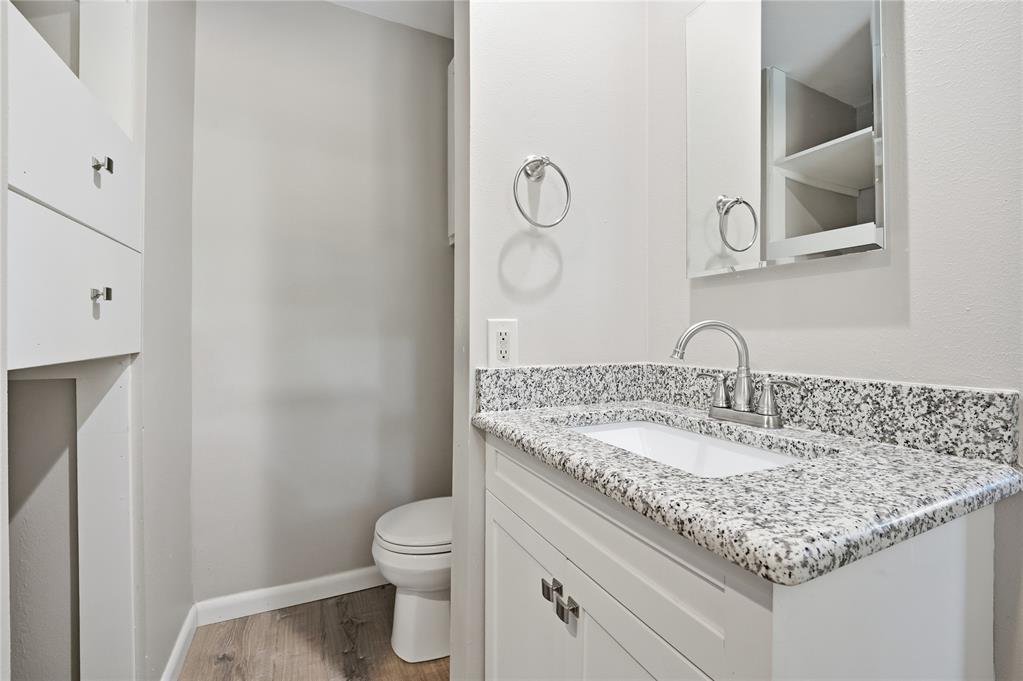 2000 S Boulevard Property Photo 28