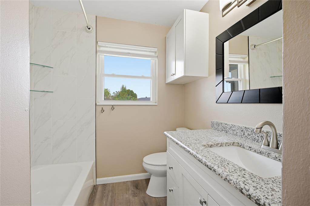 2000 S Boulevard Property Photo 33
