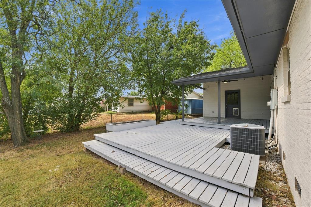 2000 S Boulevard Property Photo 35