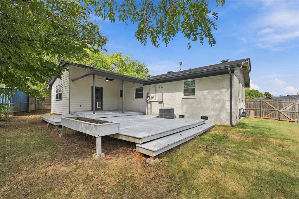 2000 S Boulevard Property Photo 38